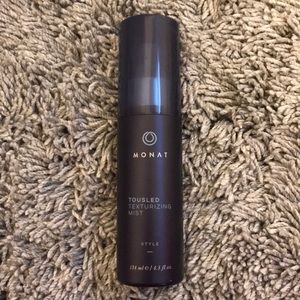 Monat Tousled Texturizing Mist